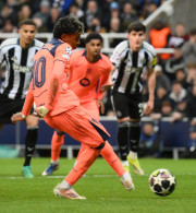 Με πέναλτι - buzzer beater του Γιαμάλ η Μπαρτσελόνα απέφυγε τη γκέλα με τη Νιουκάστλ (videos)