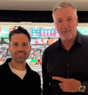 Ο Κωνσταντίνος Αργυρός είδε ματς των Μπουλς και φωτογραφήθηκε με τον Τόνι Κούκοτς (photo)