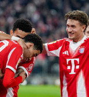 Η Μπάγερν διέλυσε τη Γκλάντμπαχ και έκανε ένα ακόμα βήμα προς τη «σαλατιέρα»