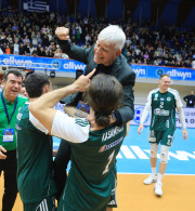 Οι πανηγυρισμοί του Παναθηναϊκού στο Κύπελλο Ελλάδας - Η συγκίνηση του Ρούλη Αγραπιδάκη (video)