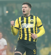 Η εθνική Σερβίας βράβευσε τον Γιόβιτς για την προσφορά του στην ομάδα