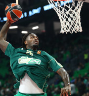 Απ' τις φυσικοθεραπείες και τα ατομικά, στα δυναμικά καρφώματα: Το video του Λεσόρ με το χρονικό της επιστροφής του