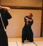 Ο Λιούις Χάμιλτον πήρε το... κατάνα του και ντύθηκε Σαμουράι (video)