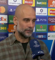 «Είναι σαν ξυλοκόπος» - Πόσο κοστίζει το καρό πουκάμισο του Γκουαρδιόλα που έγινε viral