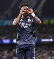 Ο Βινίσιους σκοράρει και προτρέπει τους φίλους της Μάντσεστερ Σίτι να αρχίσουν τα... κλάματα (video)