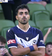 Ο Βέργος τρελαίνει την Αυστραλία - Πέτυχε νέο εντυπωσιακό γκολ και οδηγεί την Μέλμπουρν Βίκτορι (video)