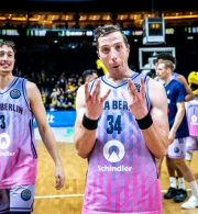 Με 8.000 κόσμο και μια σημαντική απουσία η Άλμπα κόντρα στην ΑΕΚ