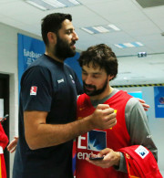 «EuroLeague by Night»: Το δώρο του Σέρχιο Γιούλ στον Γιάννη Μπουρούση (video)