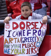 «Τρέλα» για Ντόρσεϊ στη Βουλγαρία: Φίλος του Ολυμπιακού ταξίδεψε από την Άρτα για να τον δει