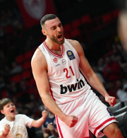 Ο Νετζήπογλου έκανε ρεκόρ καριέρας 17 πόντων με τον Ολυμπιακό μέσα σε 12' κόντρα στη Μύκονο!