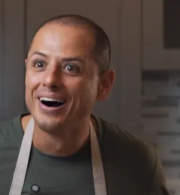 Διάσημος ποδοσφαιριστής δεν έχει ομάδα και έγινε food blogger - Η συνταγή του που κάνει πάταγο στο TikTok (video)