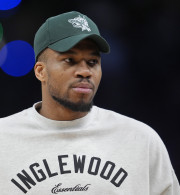 Ο Γιάννης έκανε τον απολογισμό της σεζόν: «Δεν ξέρω αν έπαιξα το τελευταίο παιχνίδι με τους Μπακς - Φέτος ήμασταν πολύ κακοί»