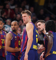 Σε rebuilding mode η Μπαρτσελόνα: «Συμφωνία με Ράιτ και Νίμπο, επόμενη κίνηση ένας γκαρντ»