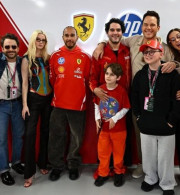 Από το Χόλιγουντ στη Σουζούκα: Το καστ του «The Super Mario» στο grand prix της Ιαπωνίας (video)