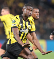 Ο Ζίνι γύρισε και εκτέλεσε για το 1-0 της ΑΕΚ (video)