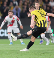 Ο Κοϊτά κέρδισε πέναλτι, ο Μαρίν ευστόχησε για το 2-0 της ΑΕΚ (video)