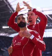 Το στέμμα της Λίβερπουλ είναι... δικό του: O Σαλάχ σκόραρε, έφθασε τον Τζέραρντ και δάκρυσε (video)