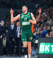 Ο Παναθηναϊκός διέσυρε την Εφές και περιμένει την Μονακό για να μπει στα playoffs