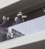 Οι έξαλλοι πανηγυρισμοί του Μάριου Ηλιόπουλου μετά το 3-0 επί του ΠΑΟΚ