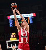 Ο «διπλός» Μιλουτίνοβ MVP των Game 1 στα playoffs