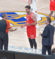Έξαλλος ο Μίτσιτς, δέχθηκε τεχνική ποινή ενώ είχε τέσσερα φάουλ και αποβλήθηκε