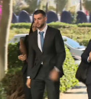 Σοκάρει η γυναίκα που κατήγγειλε τον Ράφα Μιρ: «Του φώναζα να σταματήσει, έβαζε τα δάχτυλά του στον κόλπο μου»
