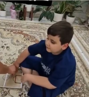 Αν πρέπει να δεις ένα βίντεο σήμερα, είναι αυτό - Πατέρας βοηθά τον τυφλό γιο του να παρακολουθήσει το Μουντιάλ
