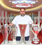 Footmercato για τα γενέλθια Ολυμπιακού: «Κορυφαίος πρόεδρος του ελληνικού ποδοσφαίρου ο Μαρινάκης»