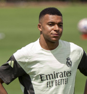 Φιάσκο της Ρεάλ Μαδρίτης με Εμπαπέ: Τον εξέτασαν στο λάθος γόνατο κι επιδεινώθηκε ο τραυματισμός του