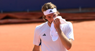 Σκληρή κριτική σε Τσιτσιπά: «Πτώση δίχως τέλος»