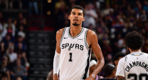 Ο Γουεμπανιαμά εξηγεί γιατί αξίζει το βραβείο του MVP: «Η άμυνά μου έχει υποτιμηθεί»