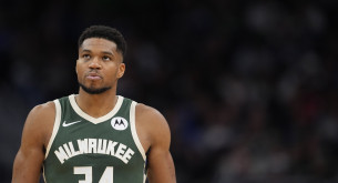 Σε οριακό σημείο οι σχέσεις Γιάννη - Μιλγουόκι: Θέλει να παίξει αλλά του το απαγορεύουν!