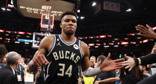 «Νέο συμβόλαιο ή ανταλλαγή»: Το τελεσίγραφο των Μπακς στον Αντετοκούνμπο