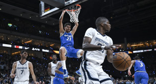 Έβγαλαν αντίδραση οι Μάτζικ, συνεχίζουν νικηφόρα οι Χόρνετς