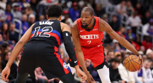 Οι Ρόκετς τελείωσαν το σερί των Πίστονς, νέα ήττα για τους Θάντερ