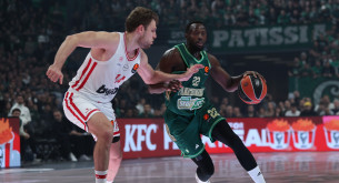 «Θέλουμε ή δεν θέλουμε δύο ελληνικές ομάδες στον τελικό του F4;»: Ο Θοδωρής Παπαλουκάς απαντά (video)