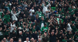 «Προσκλητήριο» της Θύρας 13 στο ξενοδοχείο της ομάδας πριν τον πέμπτο τελικό