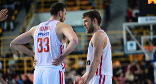 Άμεσα οι αποφάσεις για Βεζένκοφ, Μιλουτίνοφ και Τζόουνς στον Ολυμπιακό ενόψει Ζάλγκιρις