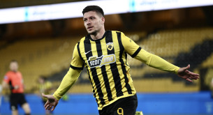 Η «As»... προειδοποιεί: «Ο Γιόβιτς απειλεί τη Ράγιο»