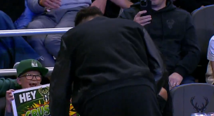 Η συγκινητική στιγμή ανάμεσα στον Γιάννη Αντετοκούνμπο και μικρό θαυμαστή του που νίκησε τον καρκίνο (video)