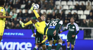 Ο Καντεβέρε πήγε να βάλει το γκολ της χρονιάς με ψαλιδάκι αλλά βρήκε το δοκάρι (video)