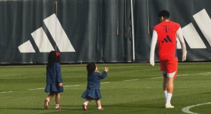 Είχε μπάρμπεκιου και παγωτά - Ο Κομπανί κάλεσε στην προπόνηση της Μπάγερν τις οικογένειες των ποδοσφαιριστών (photo)