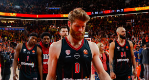 «EuroLeague by Night»: Το... τρίτο ημίχρονο της ήττας του Ολυμπιακού στην Βαλένθια και τα όσα είπε ο Στ. Τάτσιος (video)