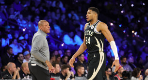 Είναι ή δεν είναι υγιής; Τι γίνεται με τον Αντετοκούνμπο και τους Μπακς