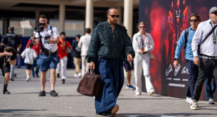 Πώς ο Χάμιλτον «έσπασε» τους κανόνες και θεωρείται ο πιο καλοντυμένος πιλότος της Formula 1