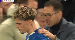 Τι σκεφτόταν άραγε; Ο Ροσένιορ έδωσε χαρτάκι στον Γκαρνάτσο στο 83' και ενώ η Τσέλσι έχανε 3-0