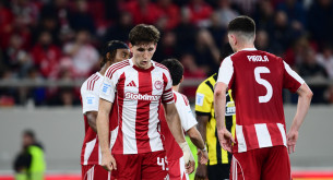 Ο Ολυμπιακός κάνει ακόμη πιο δύσκολο το καλοκαίρι του