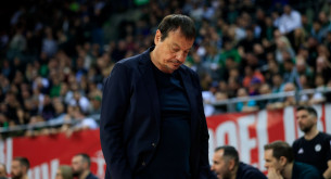 Έκλεισε διακόπτη και χτυπούσε το κεφάλι του στον τοίχο