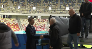 Ο Λουτσέσκου δεν έχει φύγει λεπτό από το πλάι της σορού του πατέρα του, Μιρτσέα (video)