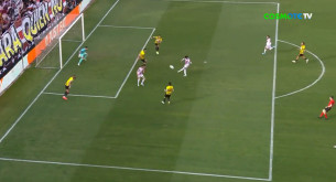 Αμυντική ανισορροπία για την ΑΕΚ, ο Ακομάς με σουτ στην κίνηση το 1-0 (video)